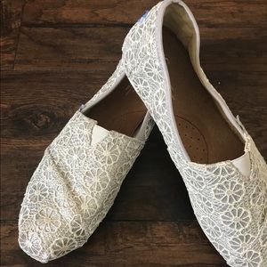 Silver, lace TOMS
